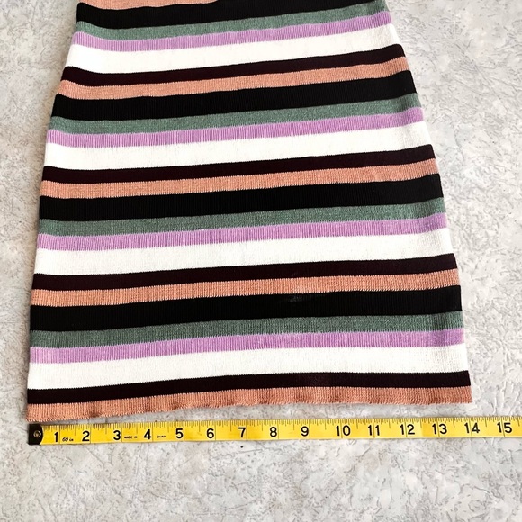 𝐍𝐖𝐓 𝐒𝐌𝐀𝐋𝐋 𝐒𝐓𝐑𝐈𝐏𝐄𝐃 𝐊𝐍𝐈𝐓 𝐌𝐈𝐍𝐈 𝐃𝐑𝐄𝐒𝐒 - Picture 10 of 13